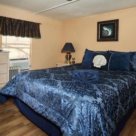 Room In Bb - Pleasant Days Bb Tropical Master Suite هوموساسا المظهر الخارجي الصورة