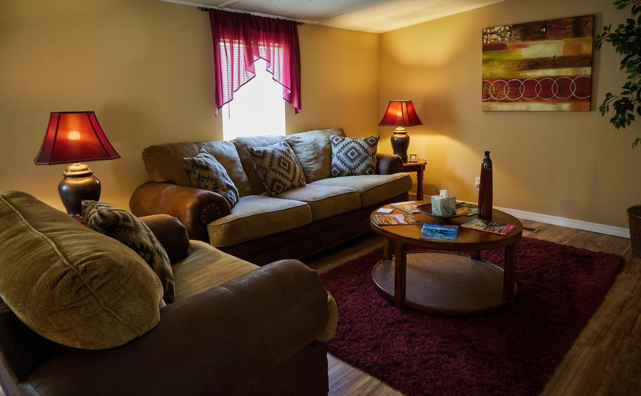 Room In Bb - Pleasant Days Bb Tropical Master Suite هوموساسا المظهر الخارجي الصورة