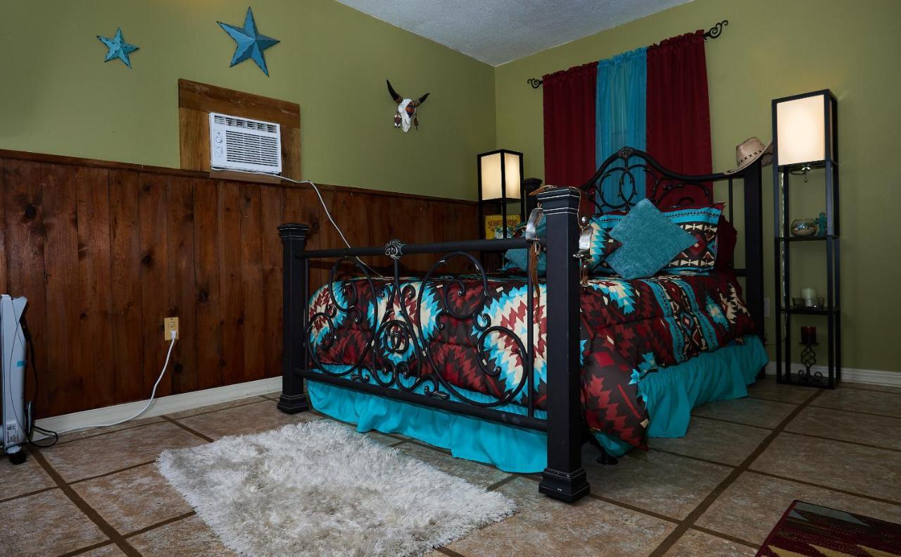 Room In Bb - Pleasant Days Bb Tropical Master Suite هوموساسا المظهر الخارجي الصورة